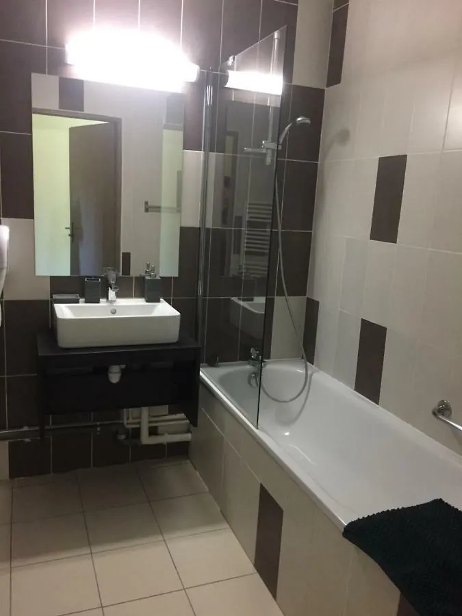 Apartment Appartement Village 7 En Residence De Vacances En Camargue Arles